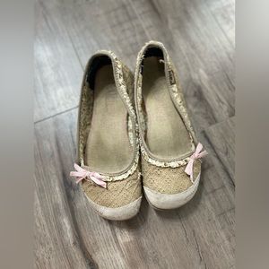Tan casual shoes